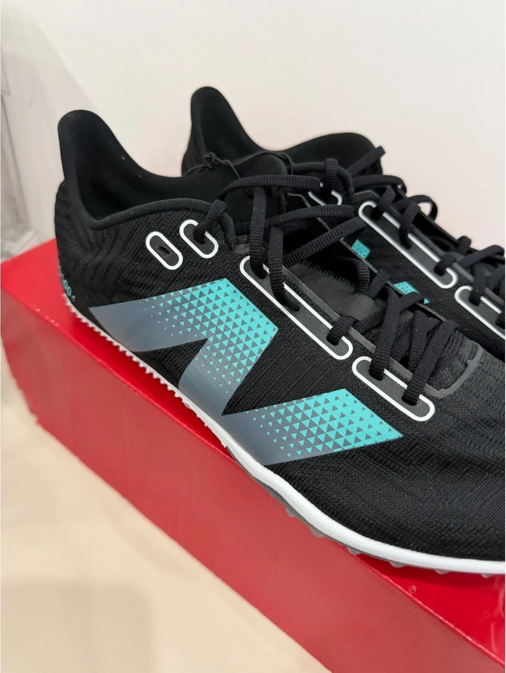 New Balance track black